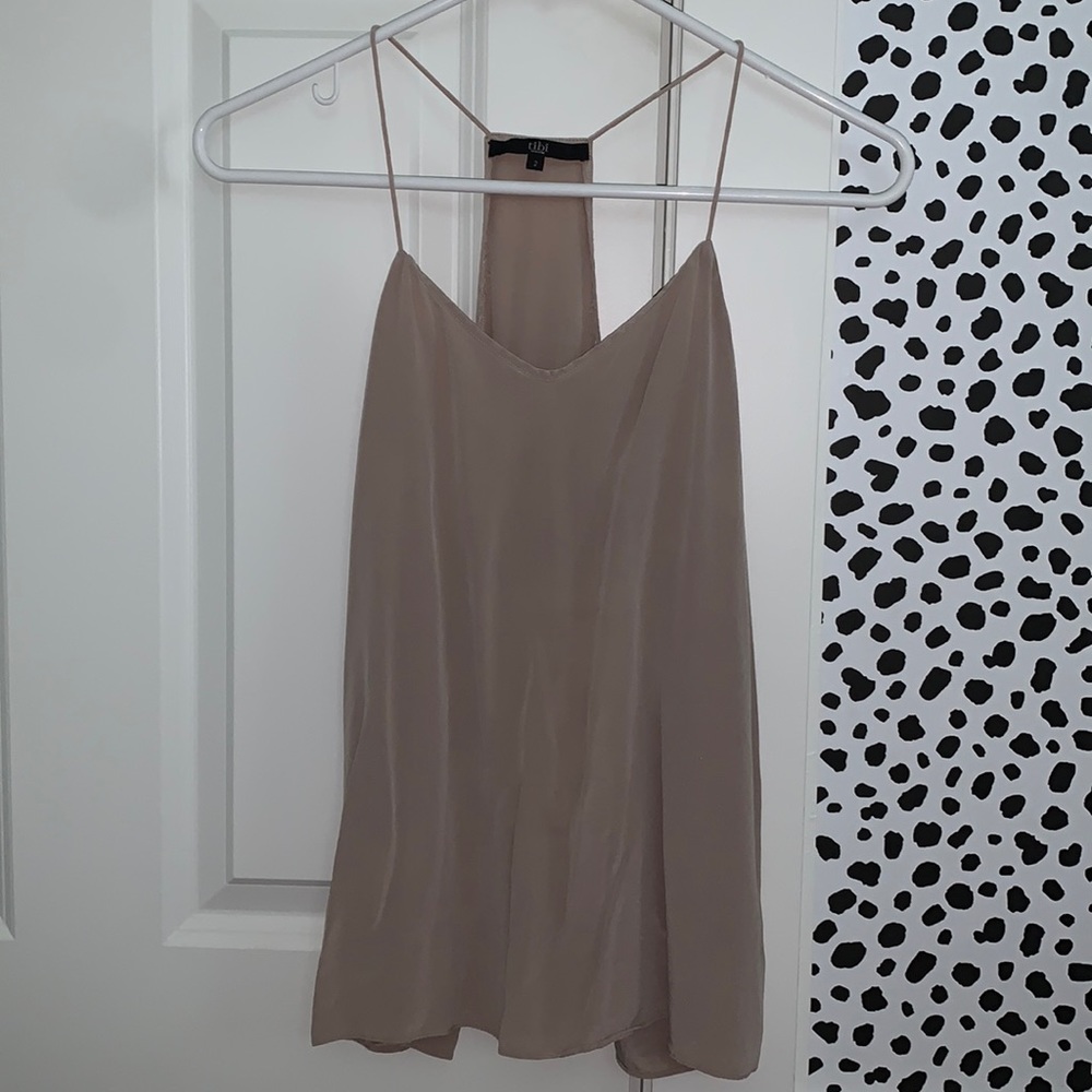 Tan Tibi tank
